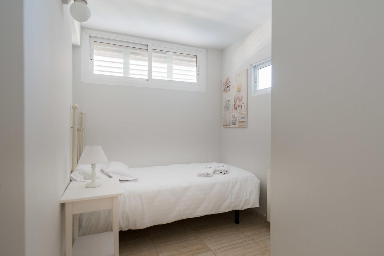 Apartamentos Marta Playa Аликанте Екстериор снимка