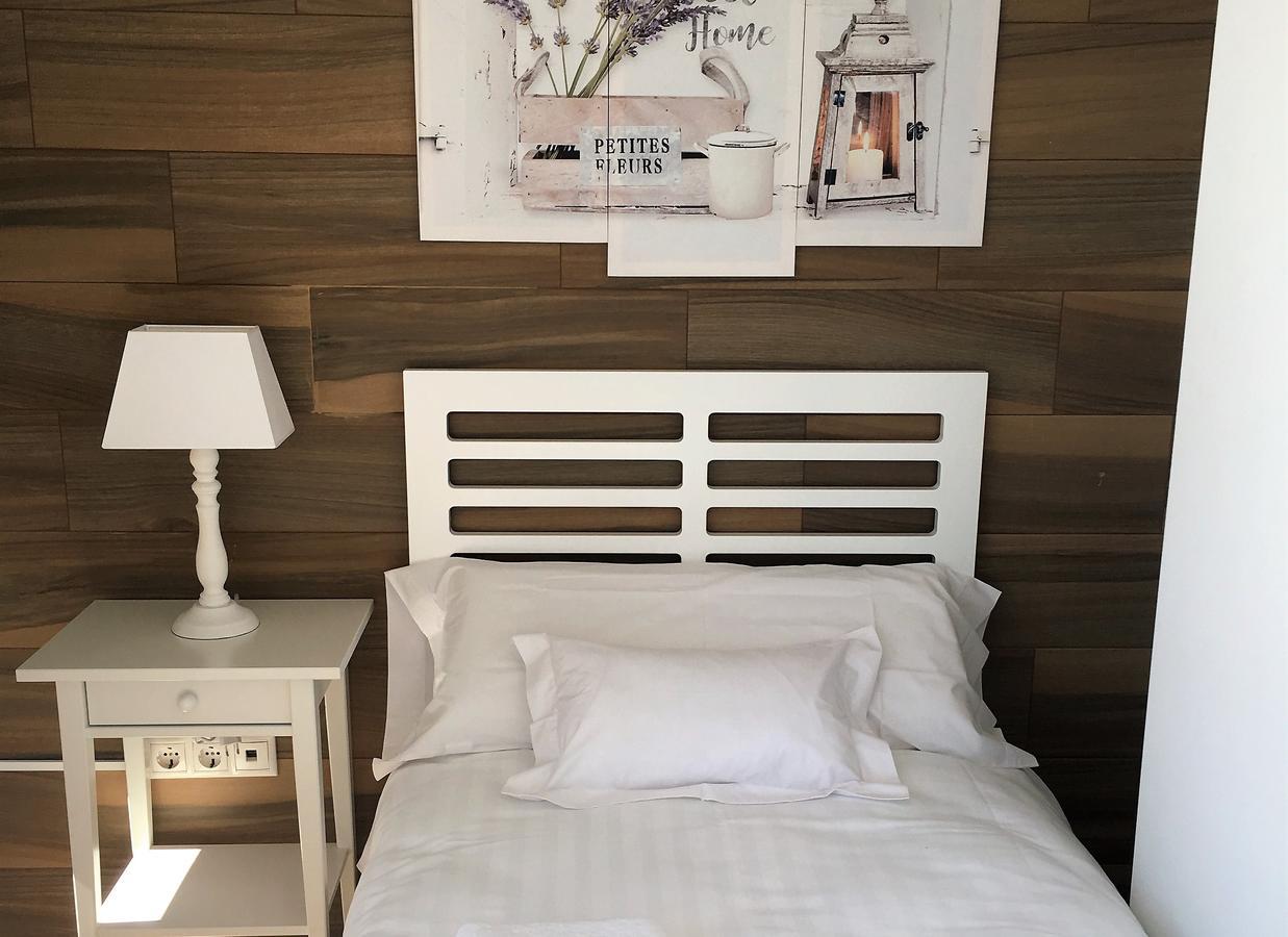 Apartamentos Marta Playa Аликанте Екстериор снимка